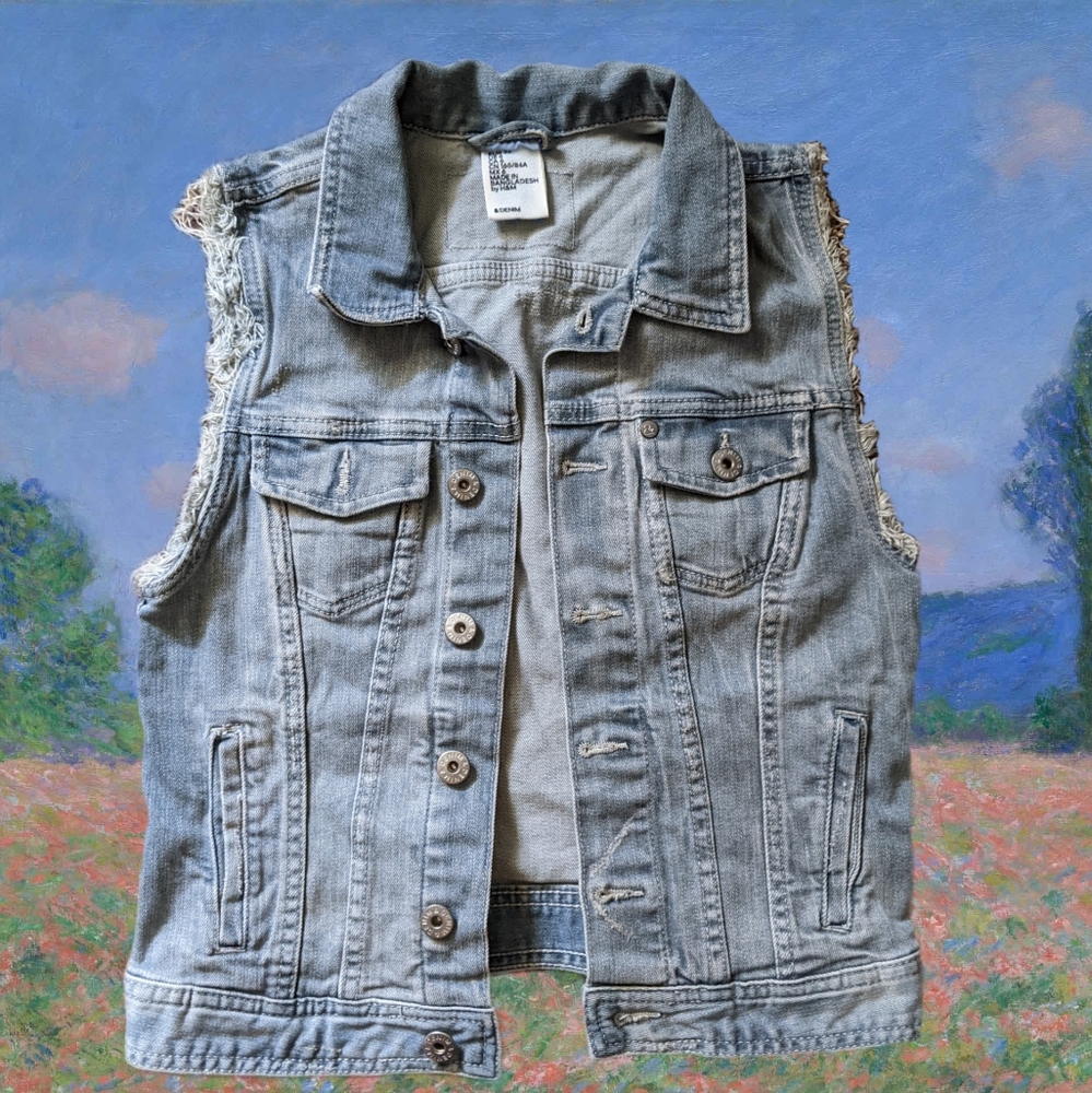 H&M cropped light wash denim vest